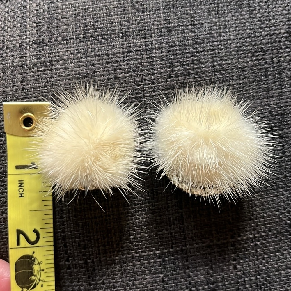 Vintage Cream Fur Pom-Pom Clip-on Earrings - Picture 11 of 15